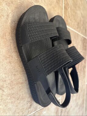 Women’s Reef Black Sandals